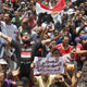 معترضان مصری آدمك مبارك را در میدان التحریر به دار آویختند