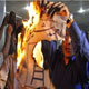 معترضین مصری در اسکندریه تصویر "احمد شفیق" را به آتش کشیدند