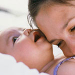 تأثیر شیمیایی بوی بدن نوزادان بر مغز مادران
