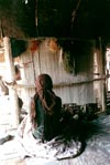 زن شاهسون درحال بافتن گلیم | Shahsavan Tribe Woman Weaving Kilim