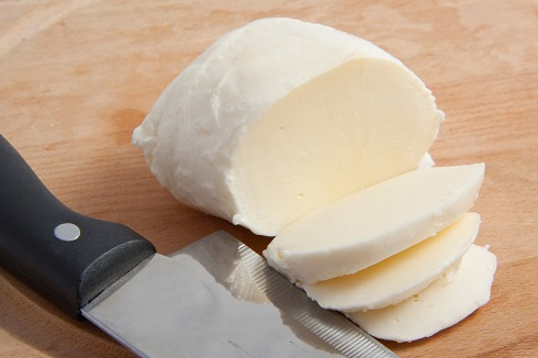 خواص پنیر برای درمان میگرن