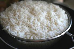 پخت برنج برای خانم‌های کارمند
