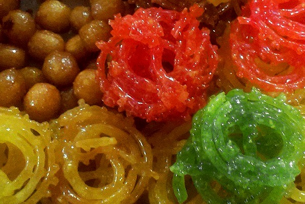به هیچ وجه زولبیا و بامیه های «رنگی» در ماه رمضان نخرید!