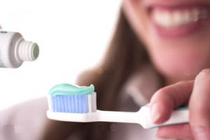 ویژگی های خمیر دندان مناسب چیست؟