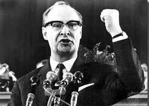 پنجم ژانویه سال ۱۹۶۸ میلادی ـ به قدرت رسیدن دوبچک در چکسلواکی