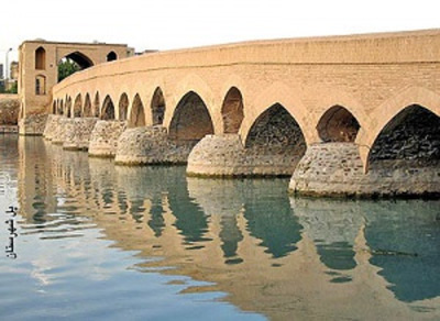 خشک شدن زاینده‌رود، بر مدت حضور گردشگران در اصفهان اثر منفی می‌گذارد