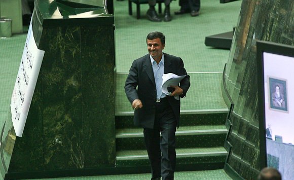 مقایسه احمدی‌نژاد با بنی‌صدر در مجلس و درخواست برای ردصلاحیتش