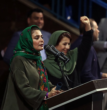عکس: بازیگران زن هوادار روحانی در گردهمایی ورزشگاه شیرودی +گزارش تصویری