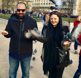 عکس: نرگس محمدی و علی اوجی در خارج از کشور!/ اولین سفر زوج بازیگر پس از ازدواج