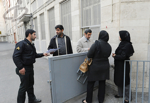 ماجرای گلریزان احمدی نژاد/ کسانی که هرچه داشتند به حساب بانکی احمدی نژاد و بقایی ریختند!