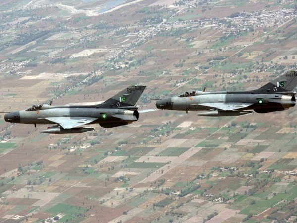 پاکستان یک هواپیمای ایرانی را سرنگون کرد | شلیک جنگنده پاکستانی به پهپاد ایرانی