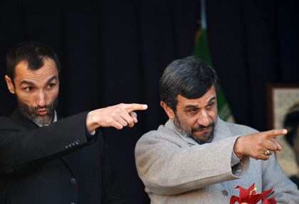 علت بازداشت بقایی از زبان مشاور احمدی نژاد | چه کسی از حمید بقایی شکایت کرد؟ 