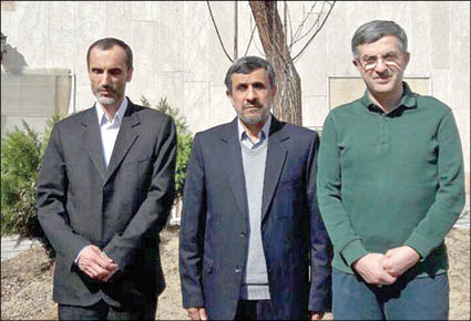 علت بازداشت بقایی، اتهامات مالی است | احمدی نژاد چه می گوید؟! | ادامه اعتصاب غذای بقایی!