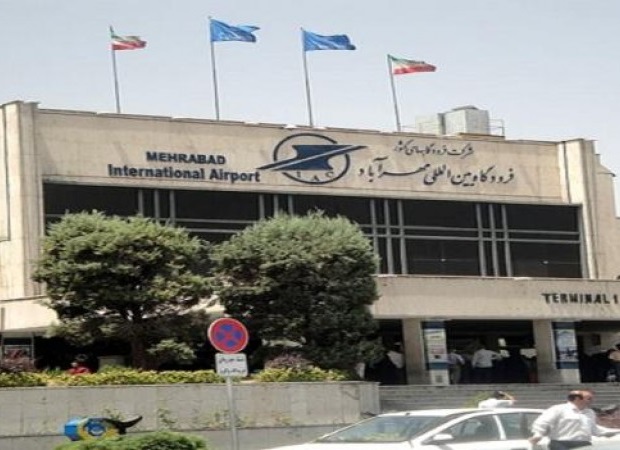 درگیری شدید نماینده مجلس با مامور پلیس در فرودگاه مهرآباد! | سر مامور شکست!