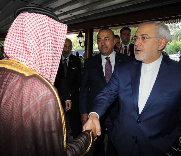 عکس: دست دادن ظریف با عادل الجبیر | ظریف با وزیر خارجه عربستان دست داد +عکس
