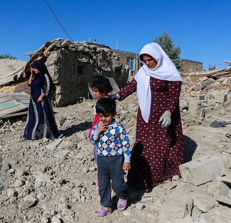زن جوان کشته شد، اما فرزندش را از زلزله کرمانشاه نجات داد | ماجرای فداکاری یک مادر