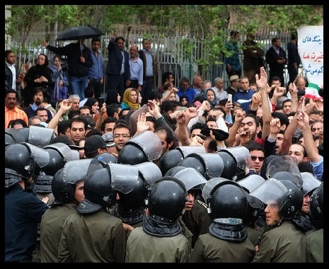ماجرای وحید حیدری و محسن عادلی | بازداشت شدگان اعتراضات اخیر در چه شرایطی هستند؟