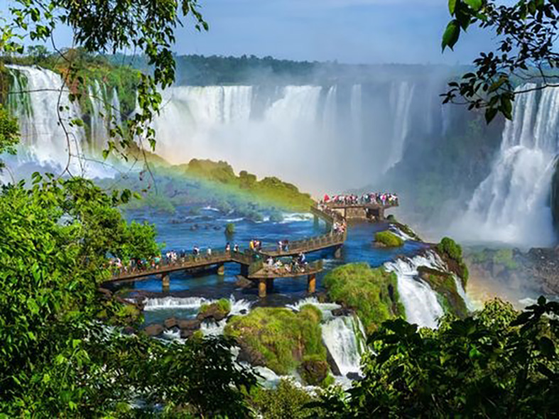 زیبایی‌های خیره‌کننده آبشاری در مرز آرژانتین و برزیل