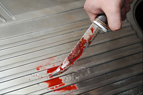  مردهمسرکش: زنم به من خیانت کرد، با چاقوی سلاخی او را کشتم