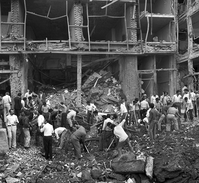  نهم مهر 1361 - انفجار بمب در میدان امام خمینی تهران