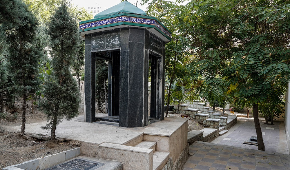  تصاویر | قبرستانی ناشناخته در آجودانیه تهران