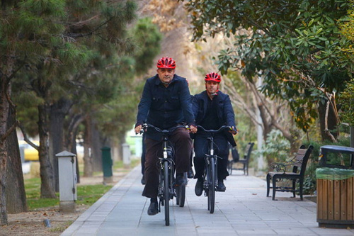 دوچرخه‌سواری حناچی در "سه‌شنبه‌های بدون خودرو"+ عکس