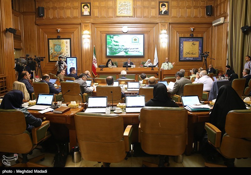 ارائه گزارش تحقیق و تفحص از مؤسسه همشهری بدون حضور شهردار تهران 