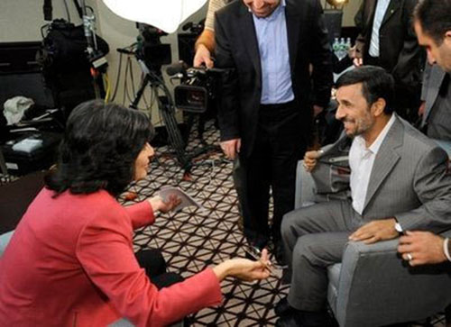 بازی احمدی‌نژاد با مجوز ورود کریستین امان پور!