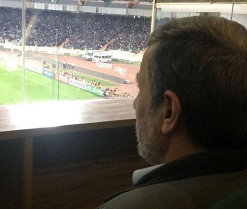چرا احمدی نژاد قبل از پایان بازی، ورزشگاه را ترک کرد؟