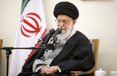 رهبر انقلاب: بیان سخنان نادرست درباره حضور ایران در منطقه، کمک به نقشه دشمن است