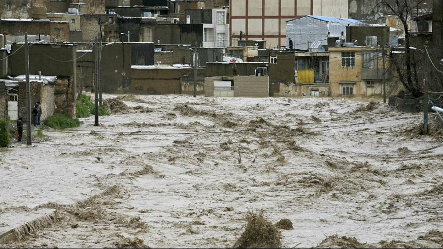 آخرین اخبار از بارندگی و سیلاب |  پزشکی قانونی: سیل لرستان ۱۴ کشته داشت
