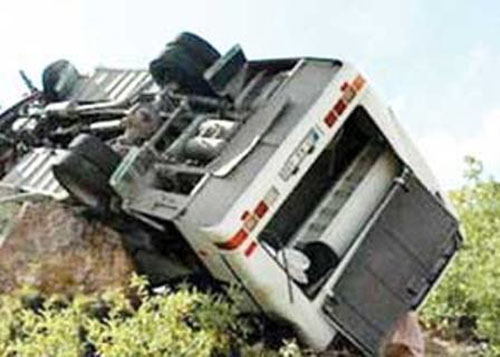  تعداد کشته‌ها و مصدومان واژگونی اتوبوس در لرستان به ۴۳ نفر رسید + اسامی