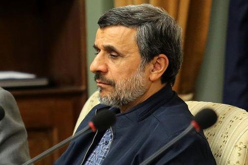 چت احمدى نژاد با دختر خبرنگار: کدام رپر را دوست دارى!؟