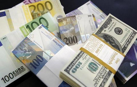 قیمت یورو و قیمت دلار در بازار امروز | یکشنبه ۵ خرداد ۹۸