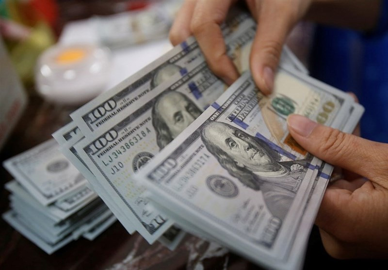 حرکت آرام دلار به سوی کانال ۱۲ هزار تومانی