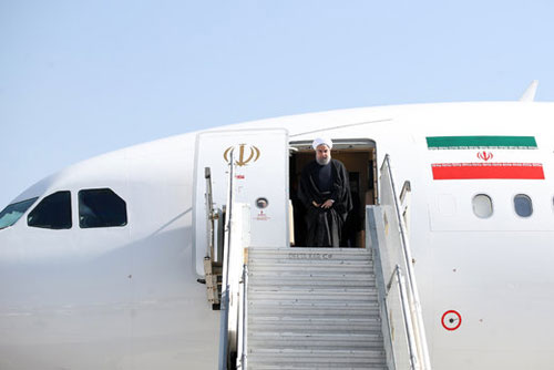 استقبال از روحانی در فرودگاه بجنورد