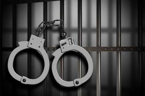 دستگیری مرد زن نمای فالگیر در یزد