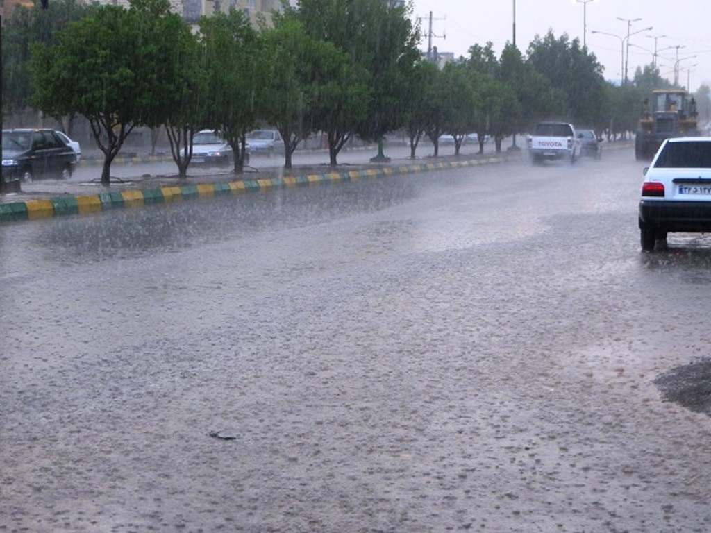 باران و مه‌گرفتگی در برخی از جاده‌های ایران