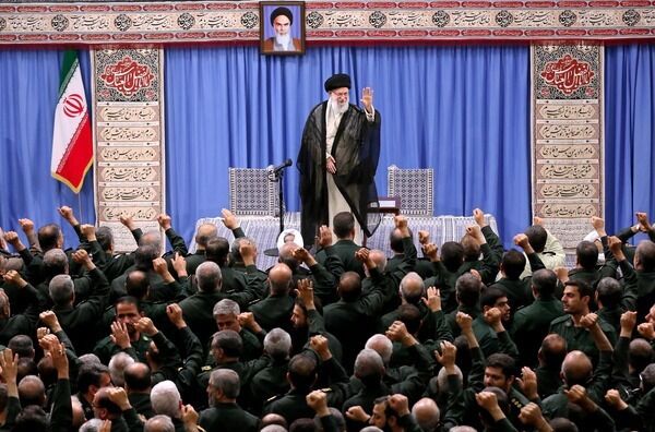 ایران با جدیت کاهش تعهدات هسته‌ای را ادامه می‌دهد / نگذارید سپاه پیر و محافظه‌کار شود