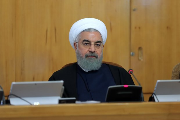 روحانی: حل مسئله اشتغال از موضوعات مهم و اساسی کشور است