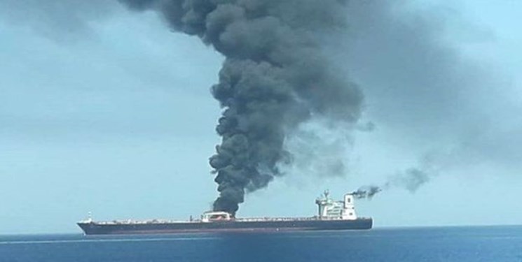 انفجار در بدنه نفتکش ایرانی در دریای سرخ بر اثر اصابت موشک