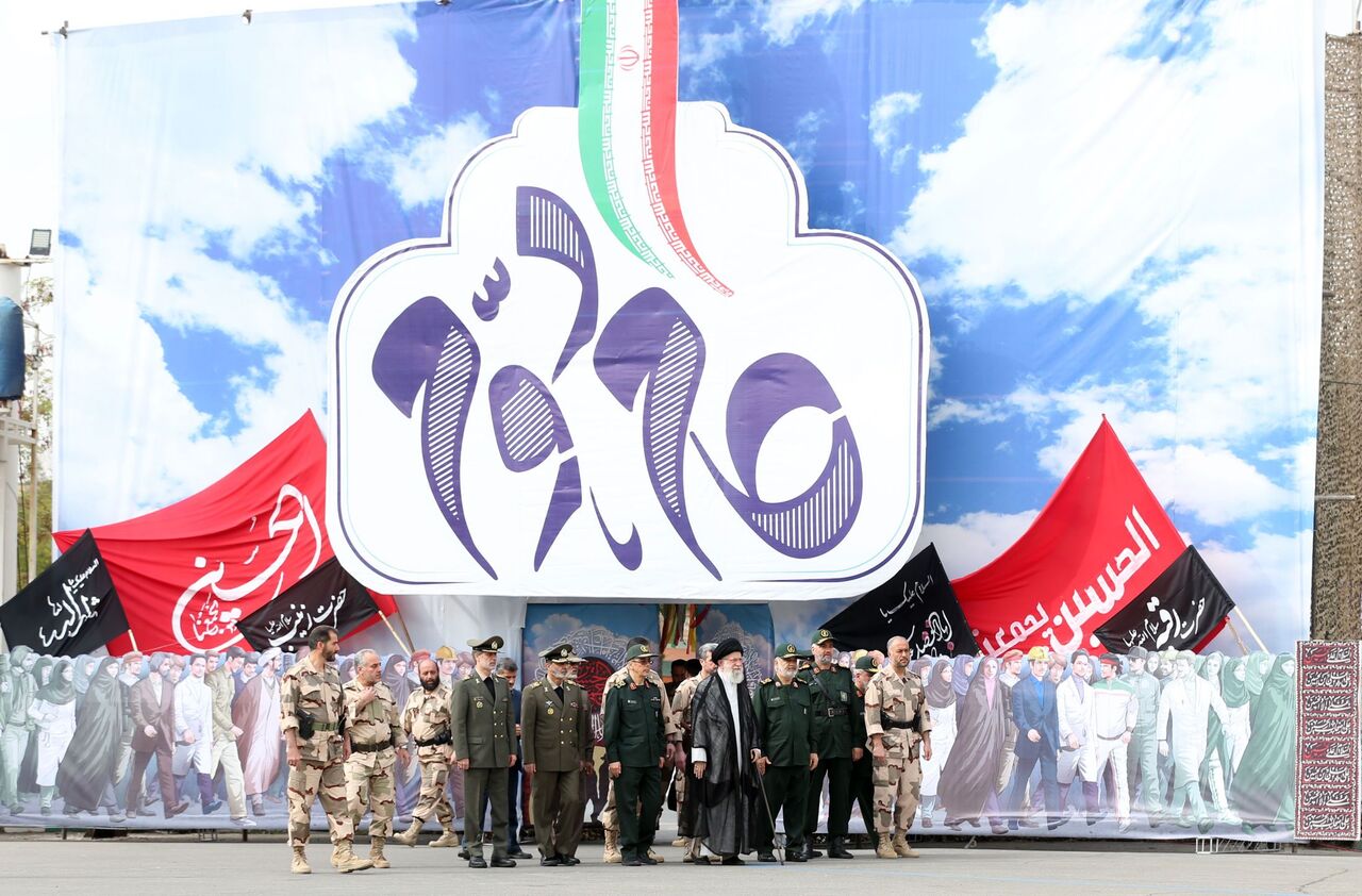 رهبر انقلاب اسلامی: سپاه در داخل و خارج از کشور دارای عزت است