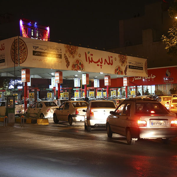 پمپ‌بنزین‌های تهران درشب «سهمیه‌بندی» 