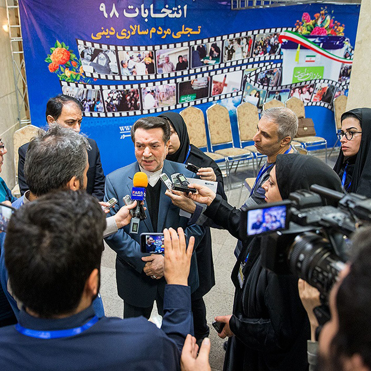 ثبت نام داوطلبان انتخابات مجلس در«تهران» | روز سوم 