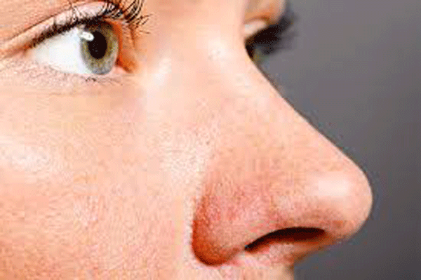 شش نکته برای پاکسازی منافذ پوست بینی