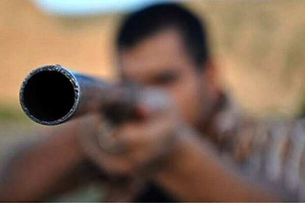 شکارچیان غیر مجاز رئیس محیط زیست سروستان را هدف گلوله قرار دادند