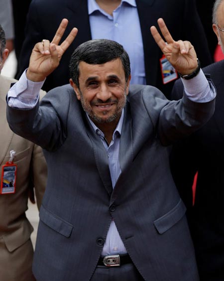 رسانه‌های خارجي درباره نامزدي احمدی‌نژاد چه می گویند؟/ سرپیچی از فرمان