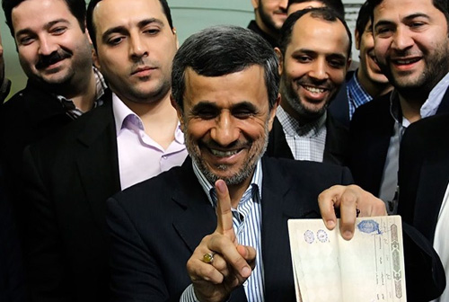 بچه های مردم سوختند؛ وزیر خندید؛ احمدی نژاد نگاه کرد!