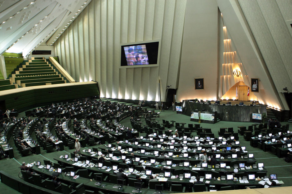 واکنش نمایندگان مجلس به خبر توصیه رهبری به احمدی نژاد