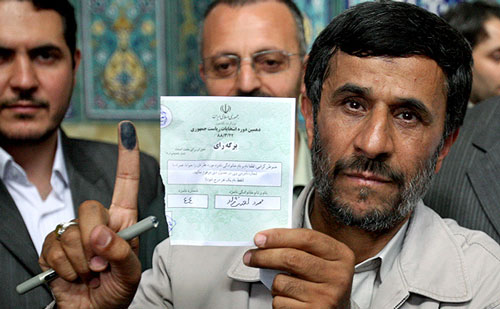 احمدی نژاد به کدام صندلی فکر می کند؟!